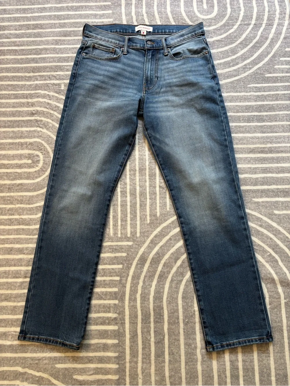 Lucky Brand Jeans, Vintage Straight, 30x32, W30, L32, Medium Blue Wash Denim